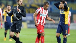 Άνοιξε το καπάκι του βόθρου και… βρώμισε όλη η Ελλάδα