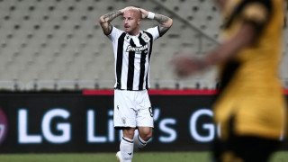 Με ιλιγγιώδη ταχύτητα το σουτ του Στοχ που τράνταξε το δοκάρι!