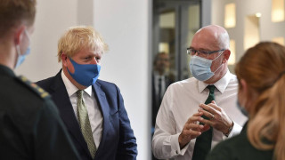 Εφιαλτικές προβλέψεις για τη Βρετανία ενόψει νέου κύματος κορωνοϊού