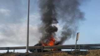 Στις φλόγες ΙΧ στα Μάλγαρα