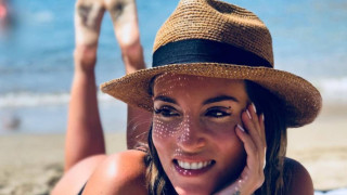 Η Αθηνά Οικονομάκου είναι το καλοκαίρι που θες!