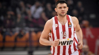 Τα μπάνια του Κώστα Παπανικολάου στην Χαλκιδική