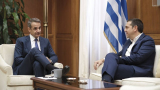 Ο πρωθυπουργός ενημερώνει τους πολιτικούς αρχηγούς