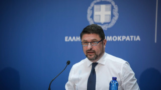 Live: Στα μέσα της επόμενης εβδομάδας αποφάσεις για σχολεία, λιανεμπόριο και μετακινήσεις