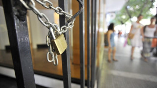 Λουκέτο σε παραλιακή καφετέρια στην Κρήτη για συνωστισμό