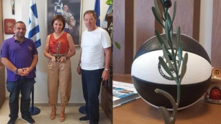 Βούλα Πατουλίδου: Συνάντηση με τον ιδρυτή της Ακαδημίας ΠΑΟΚ Μόντρεαλ και τον Δημοσθένη Βαρδάκη