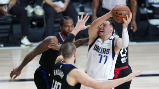 Απάντησαν Μάβερικς και Τζαζ και έβαλαν φωτιά στα πλέι οφ