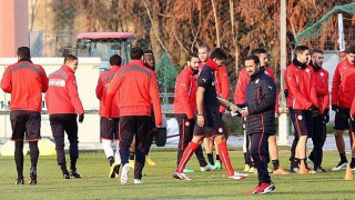 Χωρίς τρεις στη Λεωφόρο