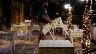 Επιστήμονες: «Η κατάσταση δεν είναι βιώσιμη με 200 κρούσματα καθημερινά»