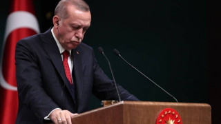 «Χαστούκι» Fitch σε Ερντογάν: Υποβάθμισε 18 τράπεζες, γκρεμίζεται η τουρκική λίρα