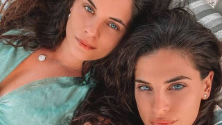 Δύο... Μπόμπες στη Μύκονο, πανέμορφη η αδερφή της Χριστίνας