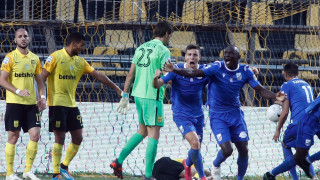 Βαρούχας: «Δεν υπάρχει το πρώτο πέναλτι - Επρεπε να μετρήσει το γκολ της Λαμίας»