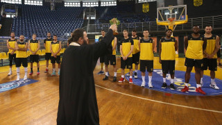 Αγιασμός πριν την έναρξη της σεζόν για τον μπασκετικό Αρη