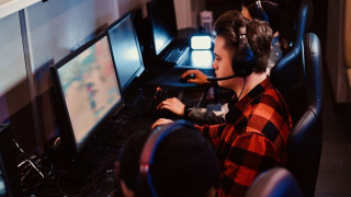 Διαδίκτυο και παθήσεις-Τι έπαθε νεαρός από το υπερβολικό gaming (vid)