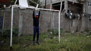 Ντέρμπι στη Γερμανία κατέληξε σε φιάσκο 37-0 λόγω αποστάσεων για τον κορωνοϊό (vid)