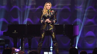 Συγκλονίζει η Μαντόνα: Ο βιασμός της σε ταράτσα υπό την απειλή μαχαιριού