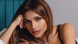 Η Ελευθερία Ελευθερίου κολάζει από την κουζίνα της