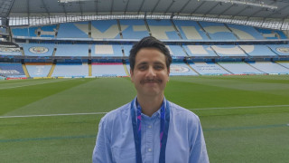 Έλιωσε στα γέλια ο Κλοπ με ρεπόρτερ που έμοιαζε με τον Εσκομπάρ