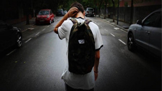 «Εμένα θα με ακούς»: Καθηγήτρια χαστούκισε μαθητή γυμνασίου για μάσκα!