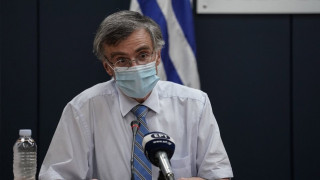 Τσιόδρας: «Φοράω μάσκα 18 ώρες τη μέρα, ο κορωνοϊός ήρθε για να μείνει»