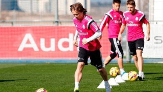 Αντσελότι: «Θα αγωνιστεί ένα ημίωρο ο Μόντριτς»