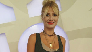 Η Σκορδά έφτυσε το τσουρέκι της Μπαρμπαρίγου on air! (VIDEO)