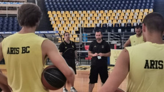 Ξανά στο παρκέ ο Άρης, συνέντευξη Φλιώνη για τη Εθνική