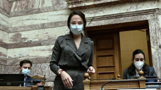 Παρελθόν τα χρήματα για τα επιδόματα, το ενδεχόμενο πληρωμής με προπληρωμένες κάρτες