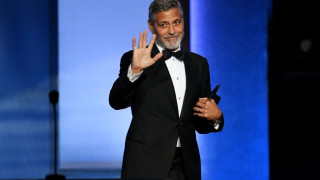 O Τζορτζ Κλούνεϊ κουρεύτηκε μόνος του, στην εκπομπή του Τζίμι Κίμελ