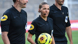 Στεφανί Φραπάρ: Η πρώτη γυναίκα διαιτητής στο Champions League