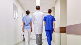 Υγεία; Γιατροί προς.... εξαφάνιση στα νησιά-Δίνονται δωρεάν μετακίνηση, διαμονή και 2100 ευρώ