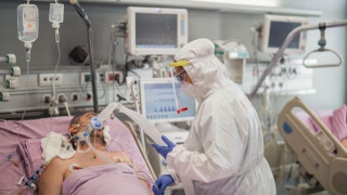 Γιατροί Παπανικολάου: «Εργαζόμαστε πάνω σε μια θεραπεία κατά του κορωνοϊού»