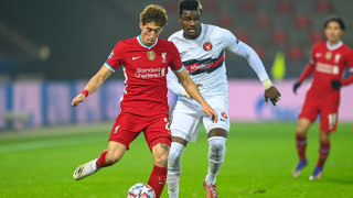 Ο Τσιμίκας κάνει ψαλιδάκι... ό,τι να 'ναι και ο Κλοπ αντιδράει!