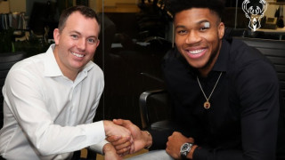 Ένα παιδί μετράει τα άστρα στο ΝΒΑ