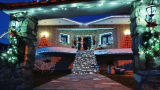 Αετός Φλώρινας: Το στολισμένο σπίτι... υπερπαραγωγή με τα 8.500 λαμπάκια!