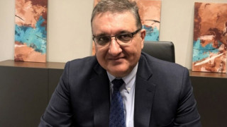 Εξαδάκτυλος: «Αποποιούμαι των προνομίων του ακαταδίωκτου»