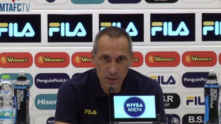 Επίθεση παικτών σε Δώνη: «Ο χειρότερος προπονητής, με τον Ίβιτς ποτέ δεν θα είχε συμβεί κάτι τέτοιο»