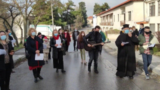 Συγκινητικό: Έψαλλαν τα κάλαντα στο «Παπανικολάου» από τον Ι. Ν. Αγ. Αθανασίου Ευόσμου