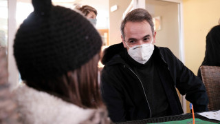 Μητσοτάκης από Θεσσαλονίκη: «Μειώνονται τα κρούσματα, αλλά να μην πιεστούμε ξανά»