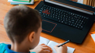 Πανδημία: Τι γίνεται παγκοσμίως στα σχολεία