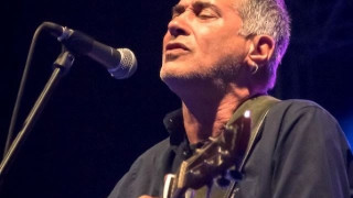 Παντελής Θαλασσινός: «Γιατί πιστεύω ότι η ένεση είναι φυσιολογικός ορός;»