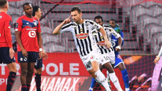 Έχει πάρει πολλά σκαλπ η Ανζέ