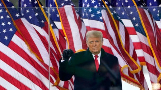 Twitter και Facebook κλείδωσαν τους λογαριασμούς του Τραμπ!