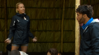 Survivor: Στήνουν στον... τοίχο την Ασημίνα: «Οχιά που θέλει να μας φάει!»
