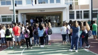 Σε δύο εβδομάδες το άνοιγμα γυμνασίων-λυκείων