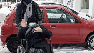 Αυτή είναι η 95χρονη γιαγιά που έκανε το εμβόλιο στην Κοζάνη