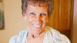 Kούγκαρ ετών 80: Η πορνοστάρ που έχει πάει με 1.000 άντρες! (pics)