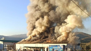 Τρίκαλα: Ολική καταστροφή του εργοστασίου «Υφαντής»!