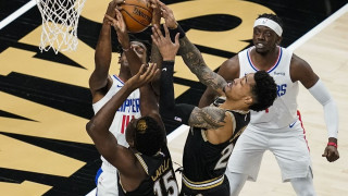 Οι Χοκς «φρέναραν» τους Κλίπερς, τους προσπέρασαν οι Τζαζ