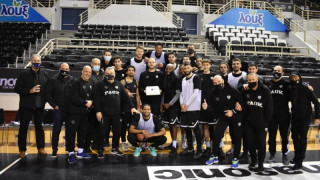 ΠΑΟΚ: Τεστ, προπόνηση και τούρτα για τον Κακλαμανάκη